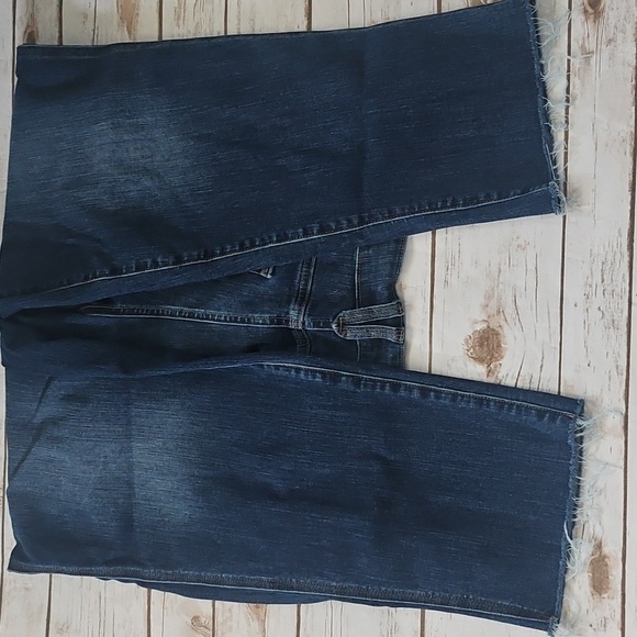 Maurices Mid-Fit Mid-Rise Straight Crop - Picture 3 of 13